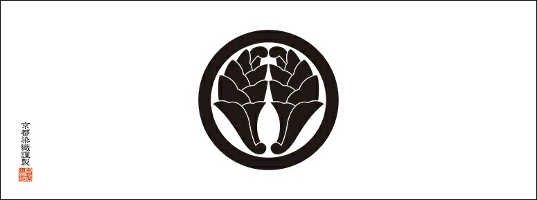 【杏葉(ぎょうよう)】丸に抱き杏葉