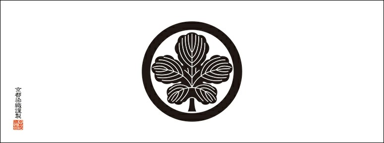 【梶(かじ)】丸に立ち梶の葉